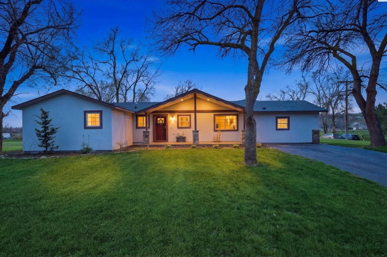 2745 W Van Giesen St primary photo