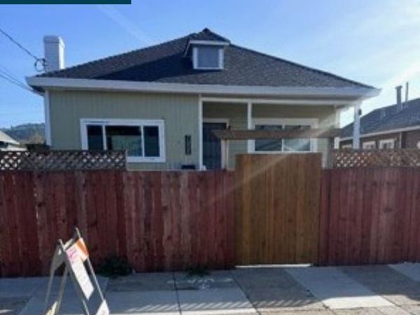 7000 Lockwood St, Oakland, CA 94621