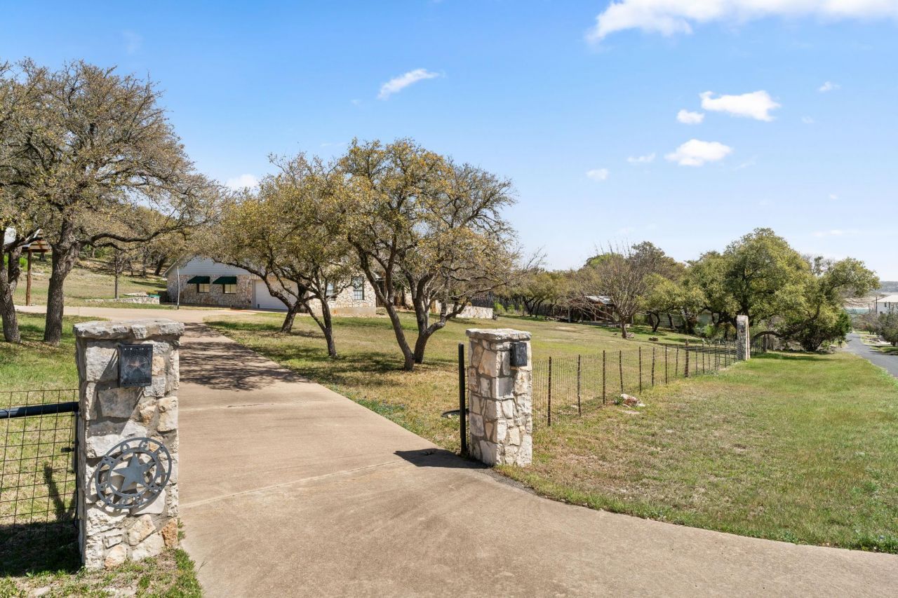 20106 Moon Dance Ln, Spicewood, TX 78669 Main Photo