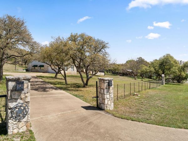 20106 Moon Dance LN, Spicewood, TX 78669