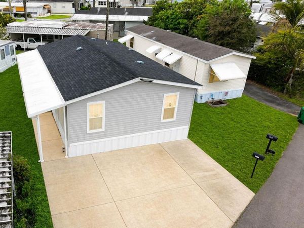 8516 SW 17th Court, Davie, FL 33324