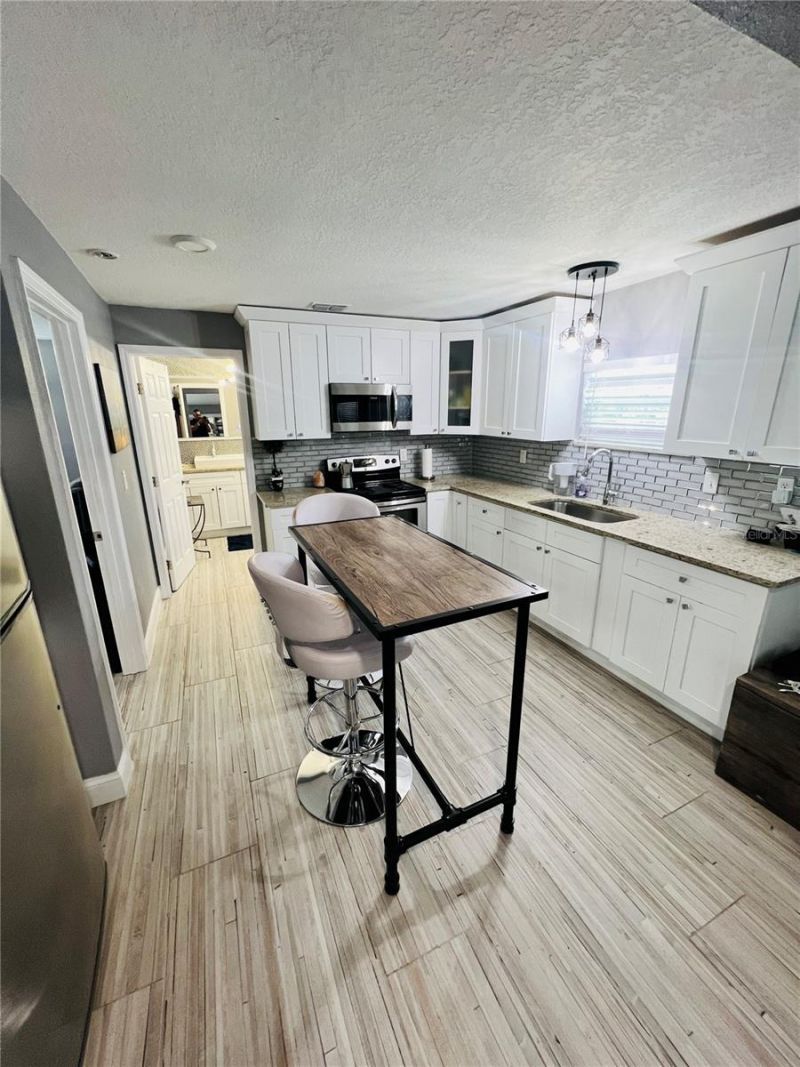7301 N Dixon Avenue, Unit B, Tampa, FL 33604 Photo