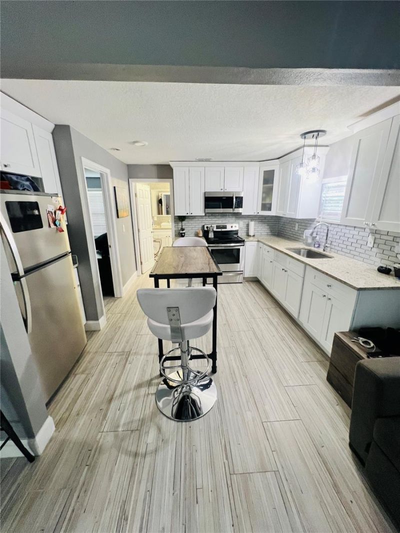 7301 N Dixon Avenue, Unit B, Tampa, FL 33604 Photo