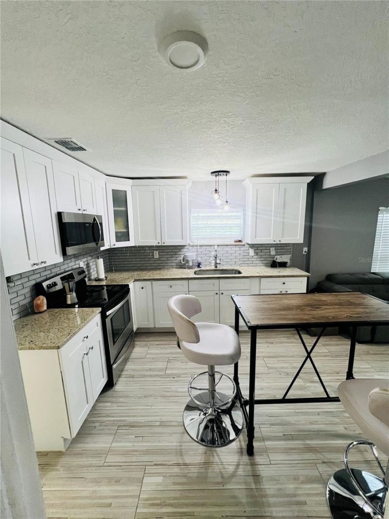 7301 N Dixon Avenue, Unit B, Tampa, FL 33604 Photo
