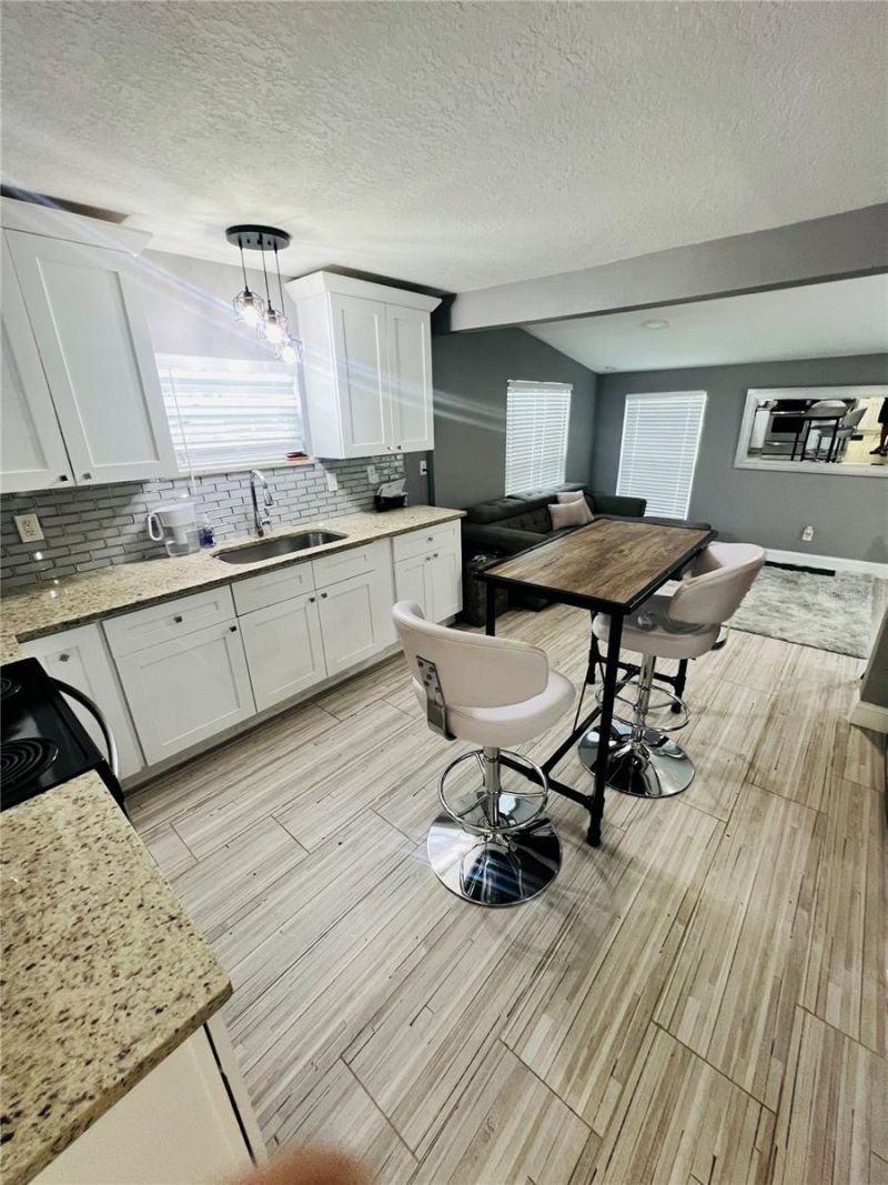 7301 N Dixon Avenue, Unit B, Tampa, FL 33604 Photo