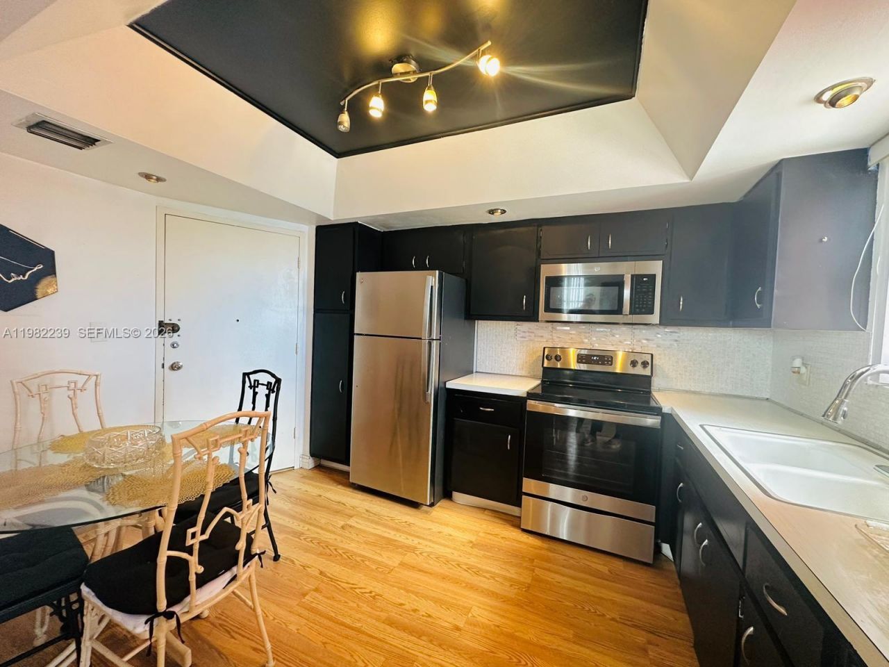 1301 NE Miami Gardens Dr, Unit 915W, Miami, FL 33179 Photo