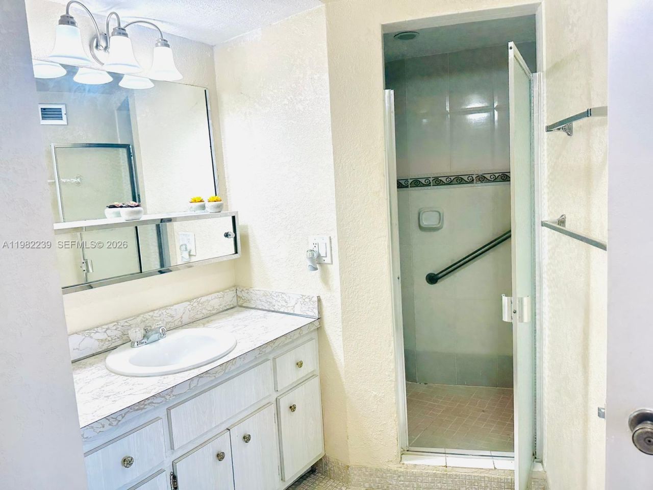 1301 NE Miami Gardens Dr, Unit 915W, Miami, FL 33179 Photo