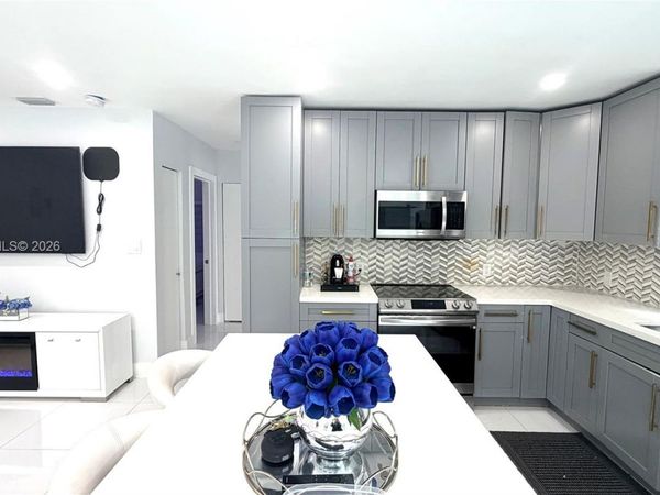 14401 Boggs Dr , Miami, FL 33176