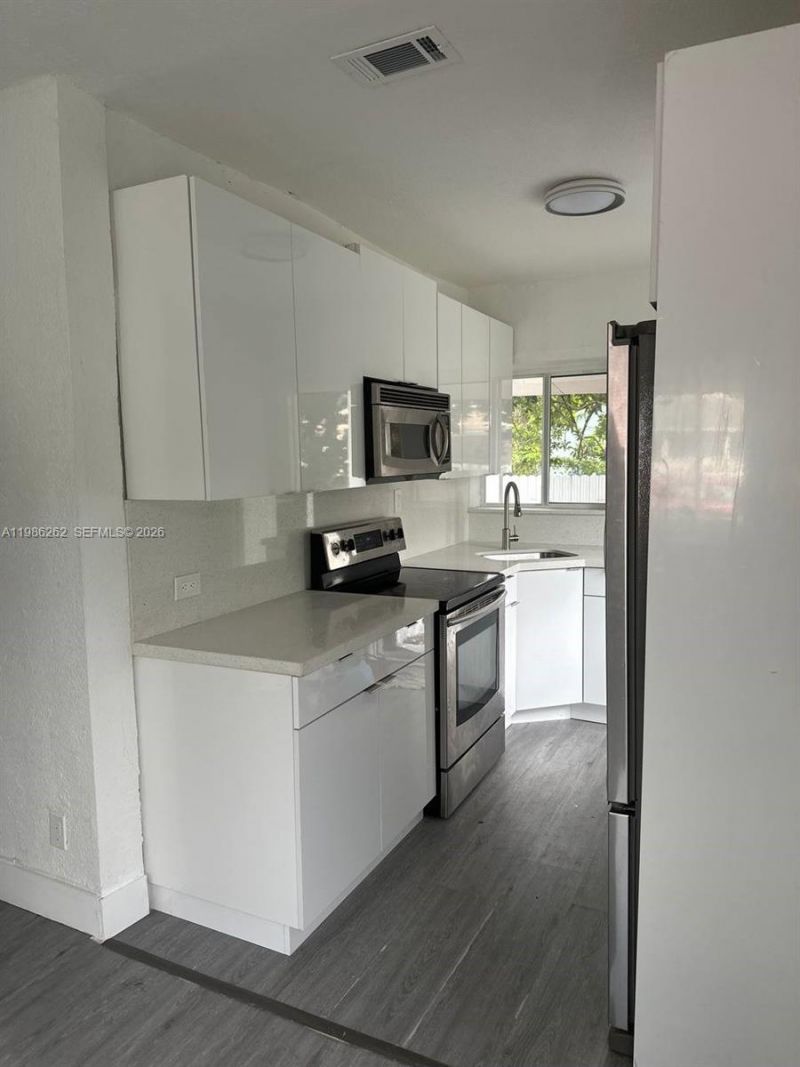 1812 NW 64th St, Miami, FL 33147 Photo