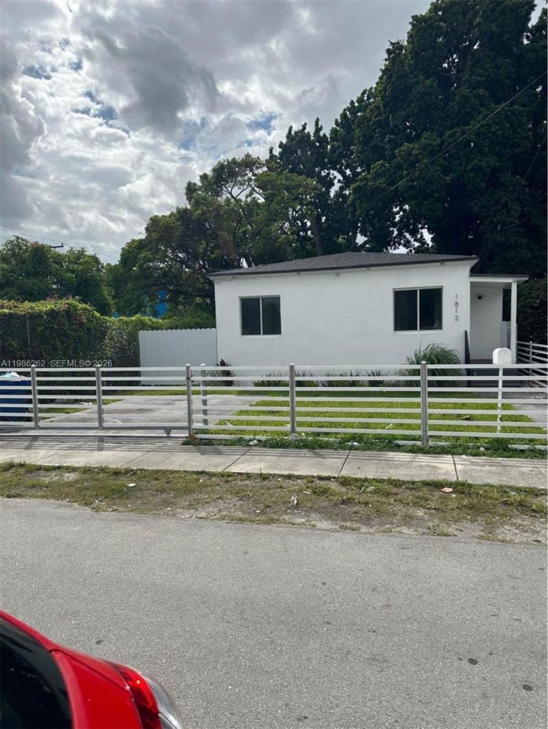 1812 NW 64th St, Miami, FL 33147 Photo