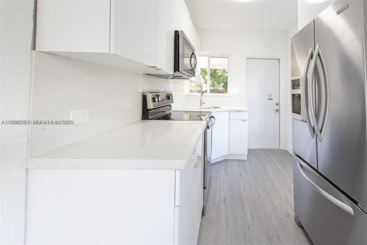 1812 NW 64th St , Miami, FL 33147 Photo