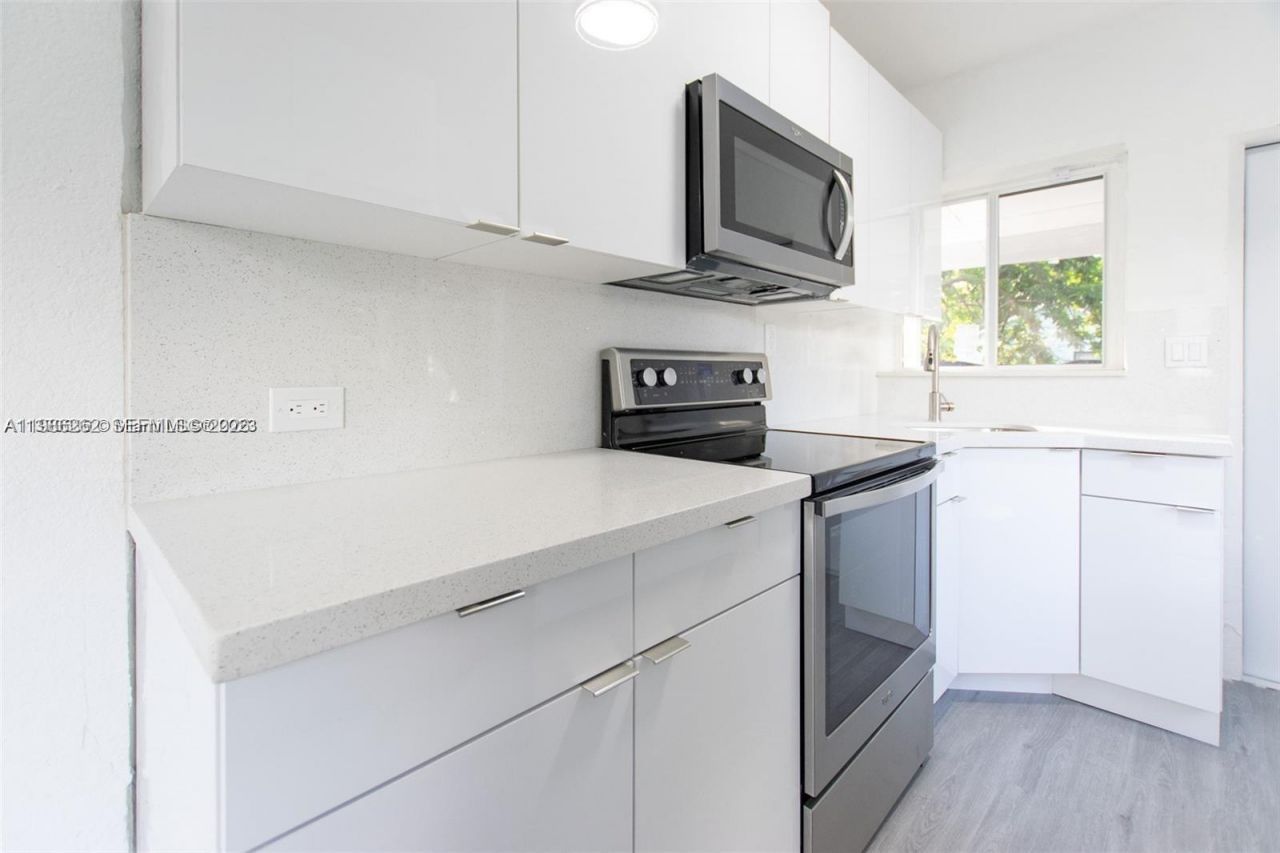 1812 NW 64th St , Miami, FL 33147 Photo