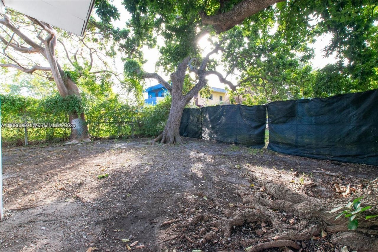 1812 NW 64th St , Miami, FL 33147 Photo