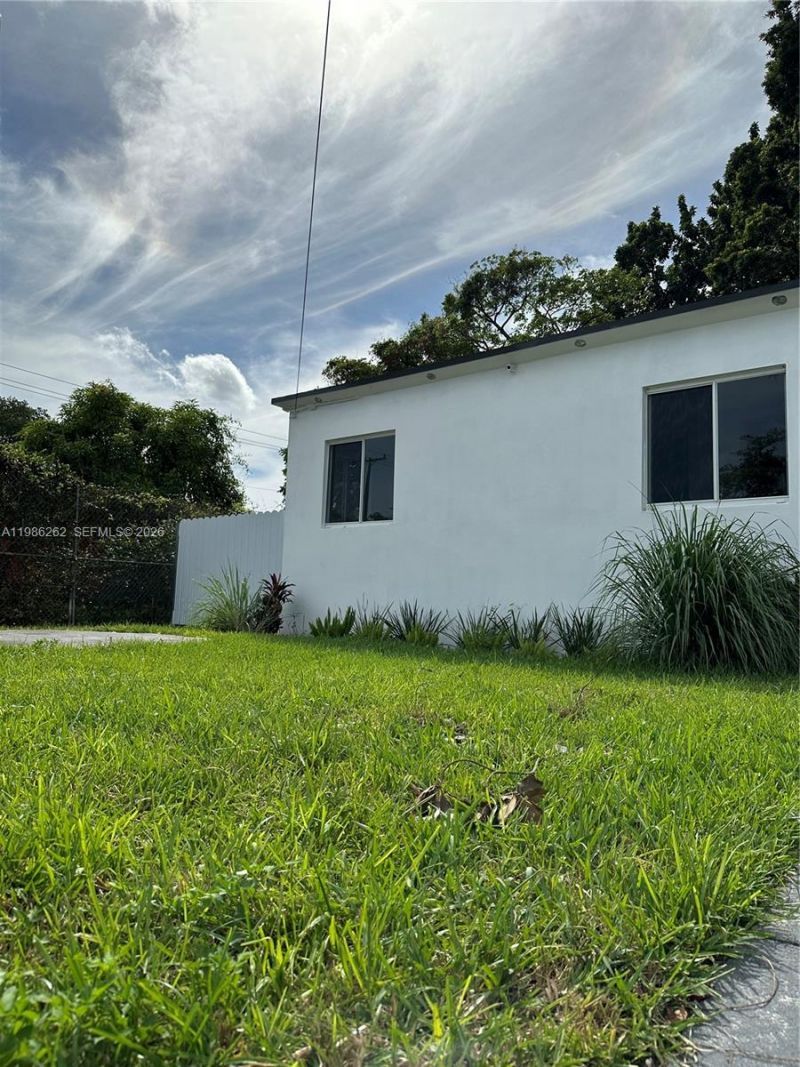 1812 NW 64th St, Miami, FL 33147 Photo
