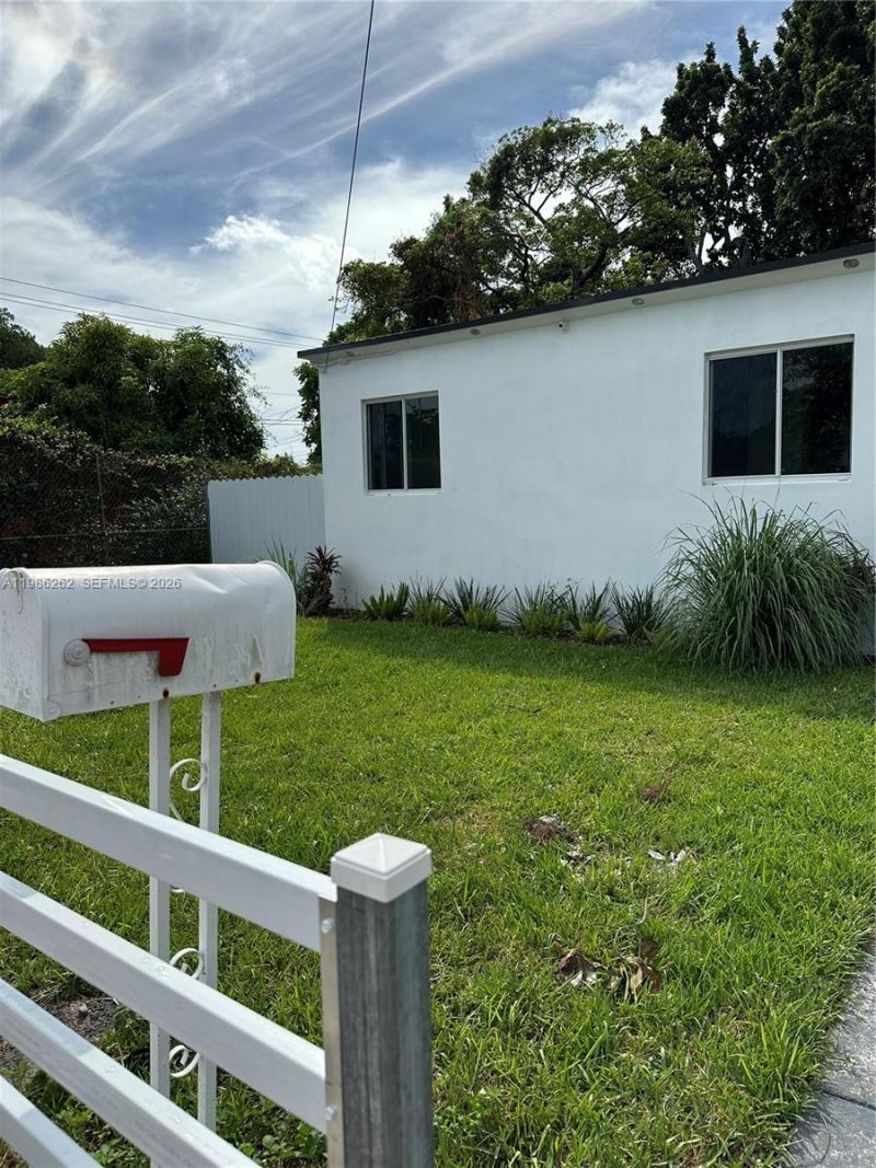 1812 NW 64th St, Miami, FL 33147 Photo