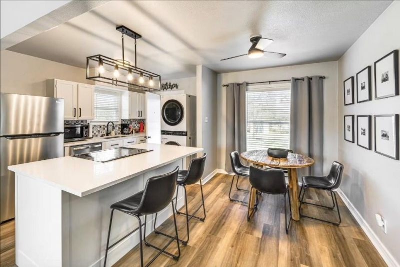 819 Web Street, Arlington, TX 76011 Main Photo