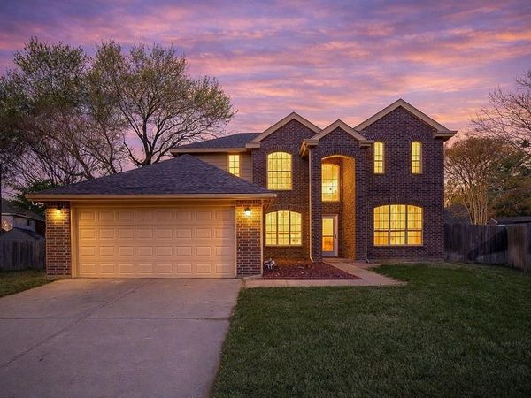 6102 Hedgeapple Court, Arlington, TX 76001