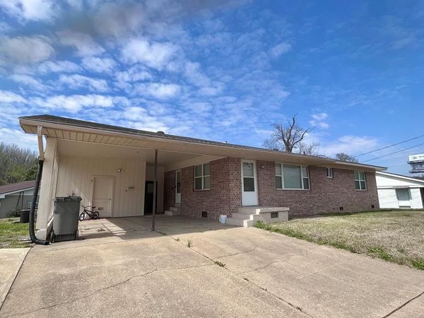 2212 Linwood Dr., Paragould, AR 72450