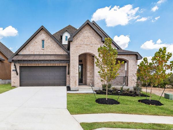 137 Gallant Fox, Castroville, TX 78009