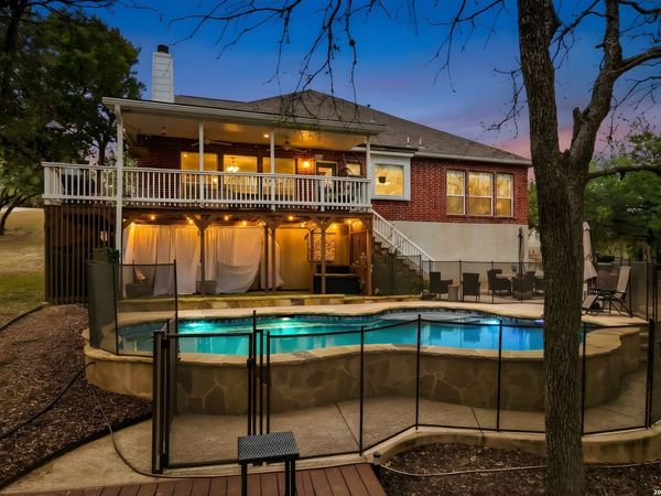 9902 Alms Park Dr, San Antonio, TX 78250