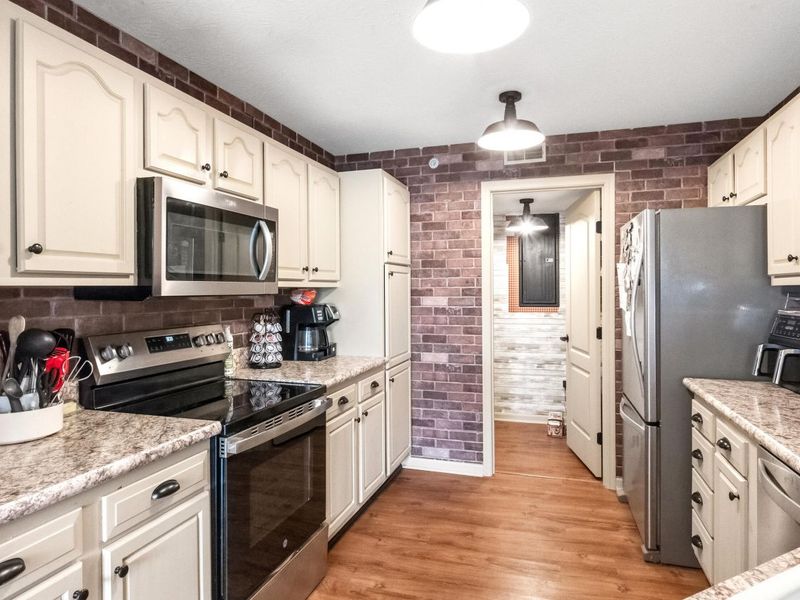 1834 Mimosa Trail, Florence, KY 41042 Photo 3