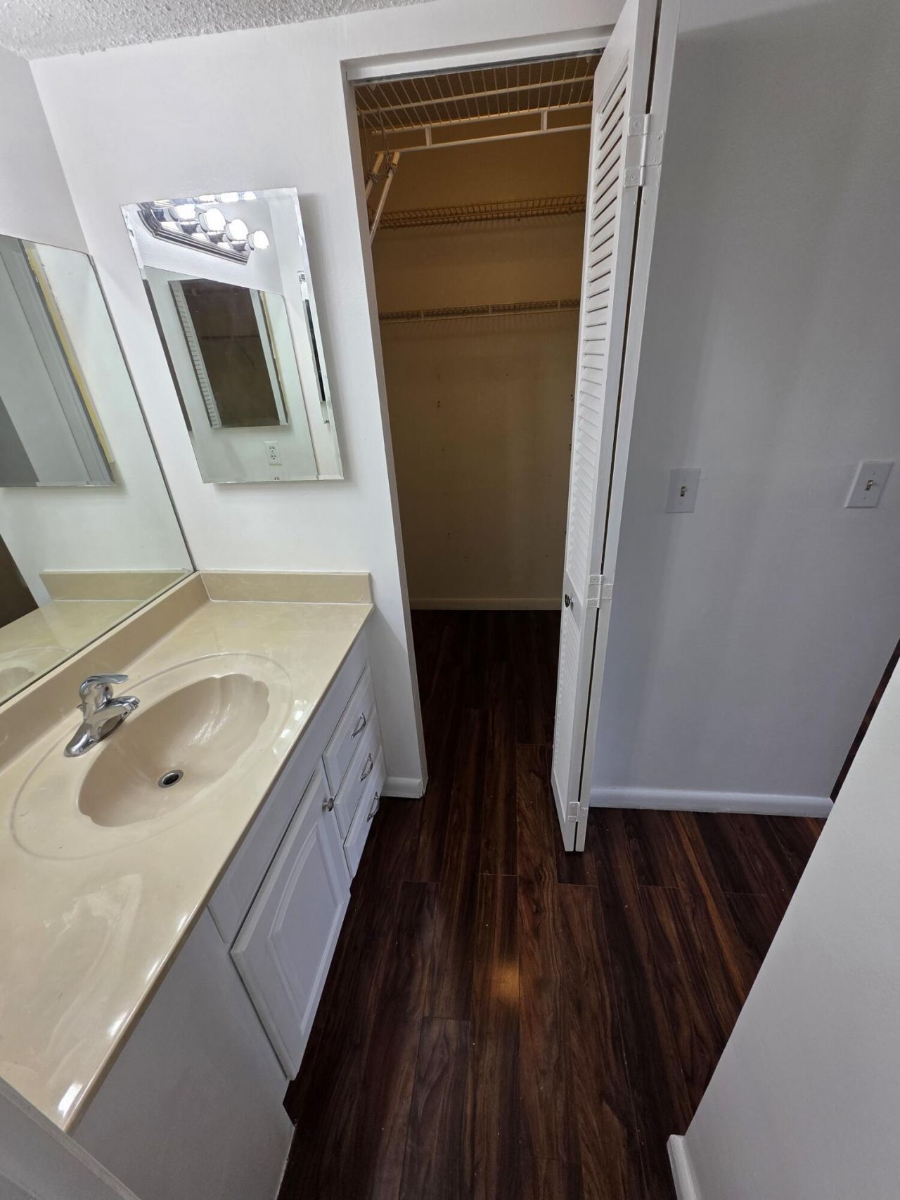 6361 N Falls Cir Drive, Unit 207, Lauderhill, FL 33319 Photo