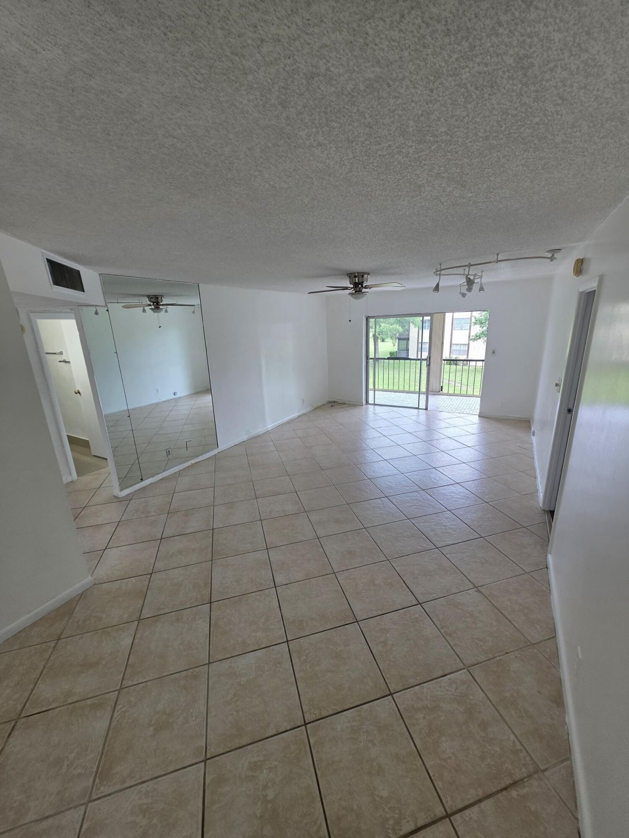 6361 N Falls Cir Drive, Unit 207, Lauderhill, FL 33319 Photo