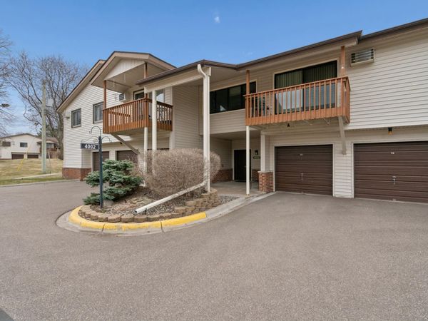 4002 Foss Road, Unit 102, Saint Anthony, MN 55421