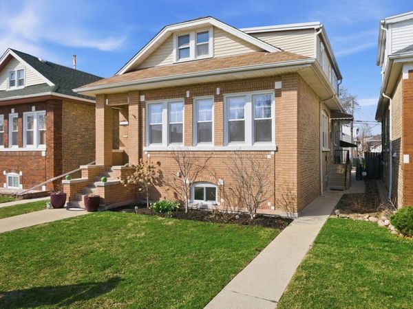 5722 W Eastwood Avenue, Chicago, IL 60630