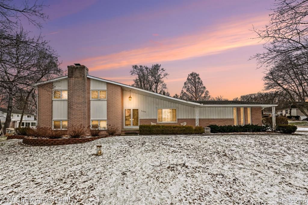 8635 Sandy Crest Drive, White Lake Township, MI 48386 Main Photo