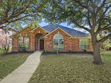 7716 Ravenhill Drive, Frisco, TX 75035