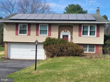 707 WYNDAMERE ROAD , LEWISBERRY, PA 17339