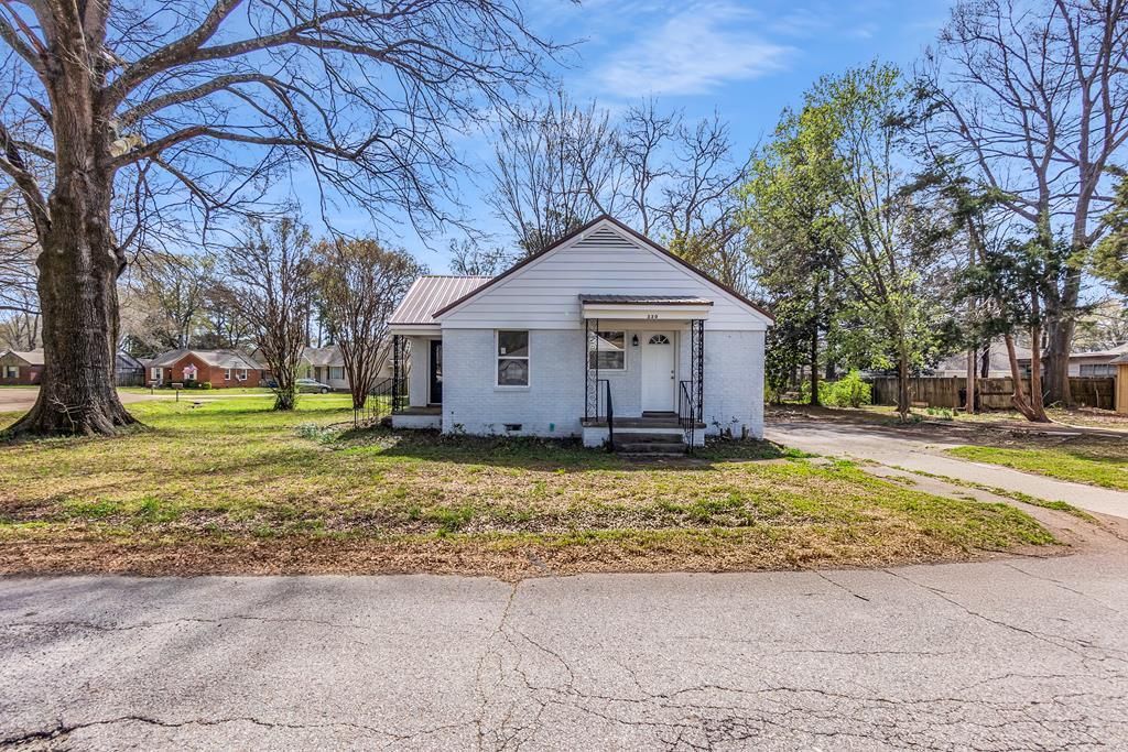330 S Center Drive, West Memphis, AR 72301 Main Photo
