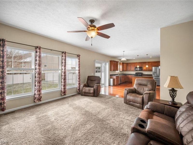 6935 Meadow Lakes Boulevard, North Ridgeville, OH 44039 Photo 3