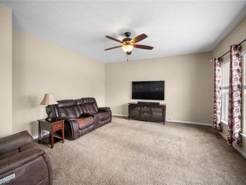 6935 Meadow Lakes Boulevard, North Ridgeville, OH 44039 Photo 4