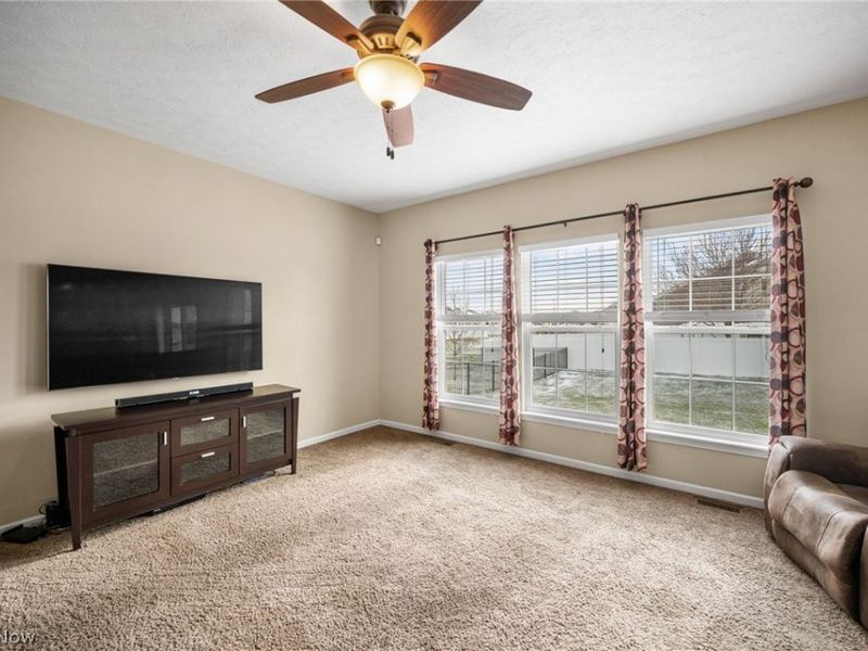 6935 Meadow Lakes Boulevard, North Ridgeville, OH 44039 Photo 5