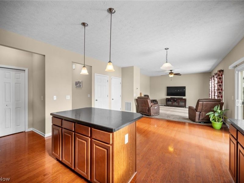 6935 Meadow Lakes Boulevard, North Ridgeville, OH 44039 Photo 9