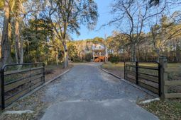 695 Kit Hall Road photo 4