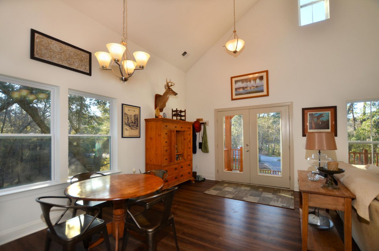 695 Kit Hall Road Photo 9