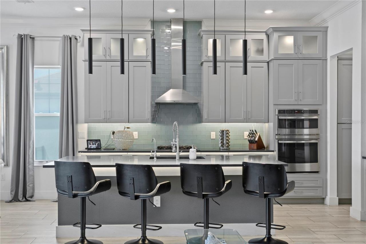 916 Seagrape Drive, Ruskin, FL 33570 Photo