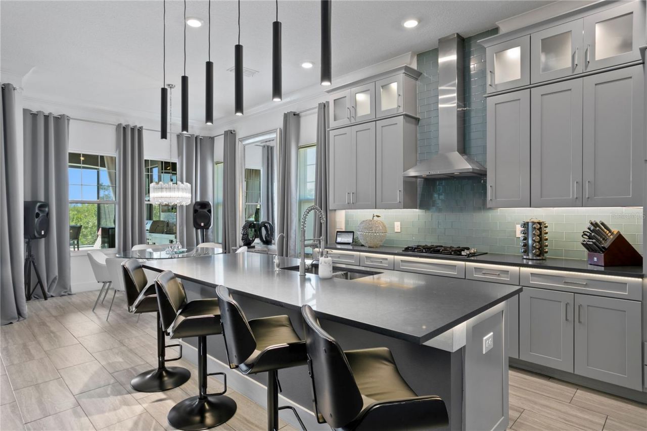 916 Seagrape Drive, Ruskin, FL 33570 Photo