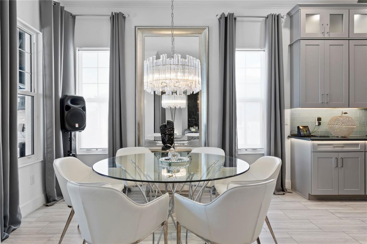 916 Seagrape Drive, Ruskin, FL 33570 Photo