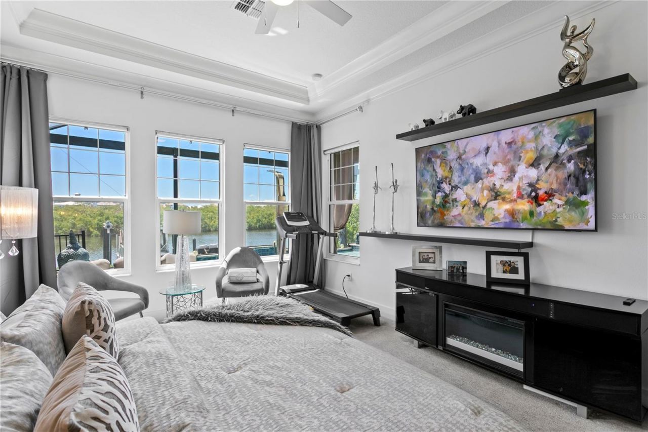 916 Seagrape Drive, Ruskin, FL 33570 Photo