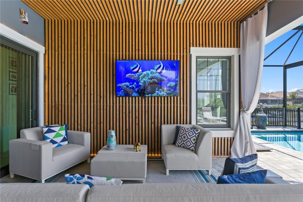 916 Seagrape Drive, Ruskin, FL 33570 Photo