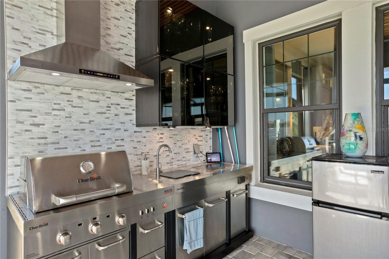 916 Seagrape Drive, Ruskin, FL 33570 Photo