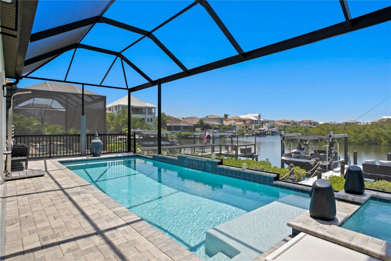 916 Seagrape Drive, Ruskin, FL 33570 Photo