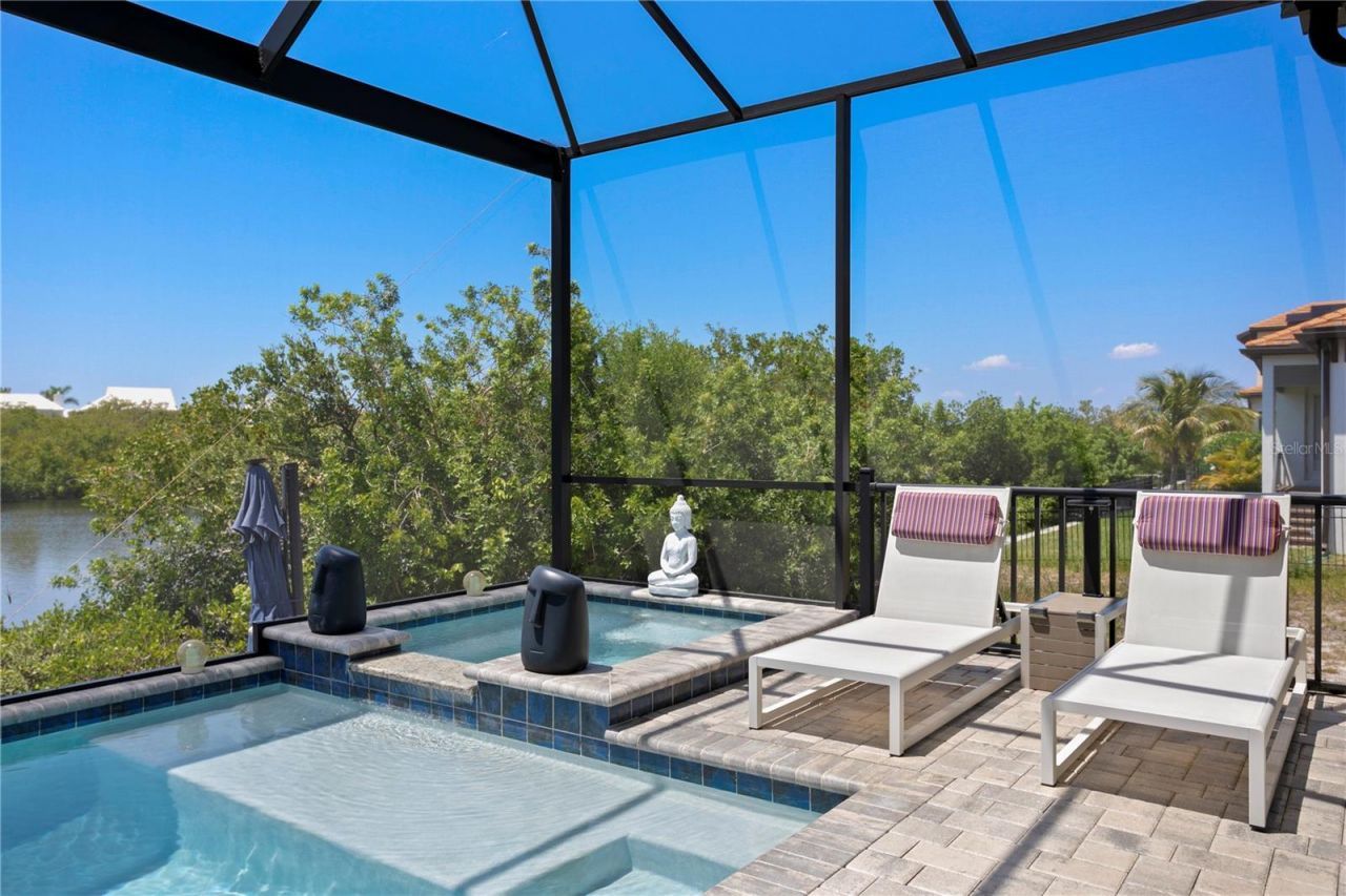 916 Seagrape Drive, Ruskin, FL 33570 Photo