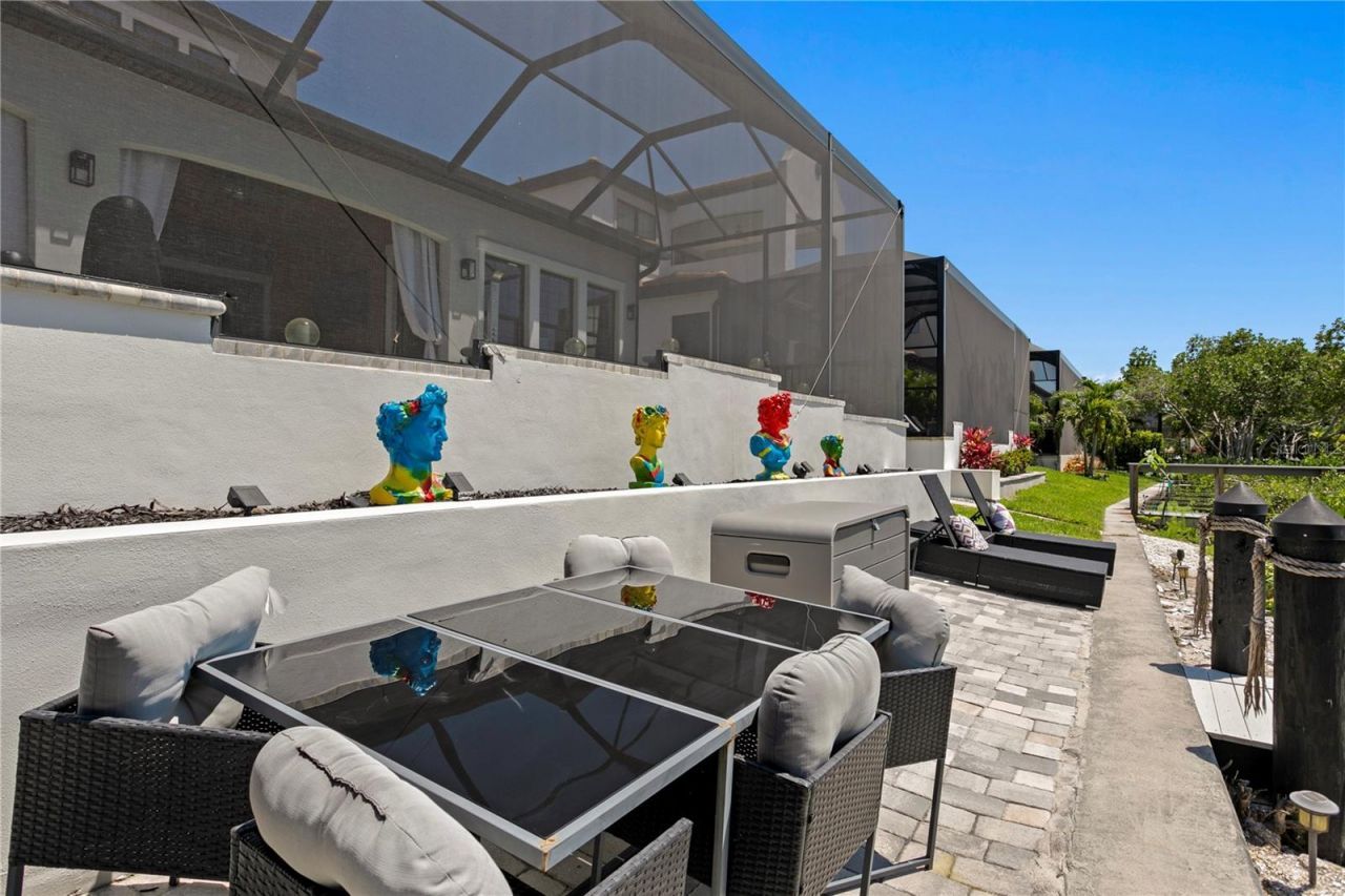 916 Seagrape Drive, Ruskin, FL 33570 Photo