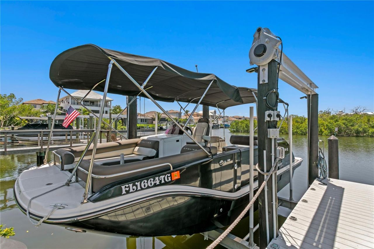 916 Seagrape Drive, Ruskin, FL 33570 Photo