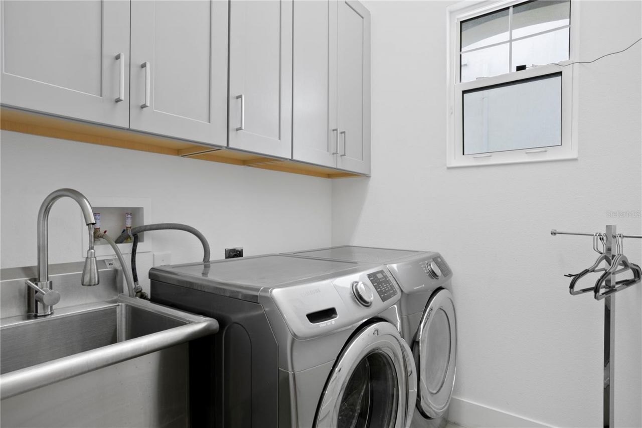 916 Seagrape Drive, Ruskin, FL 33570 Photo